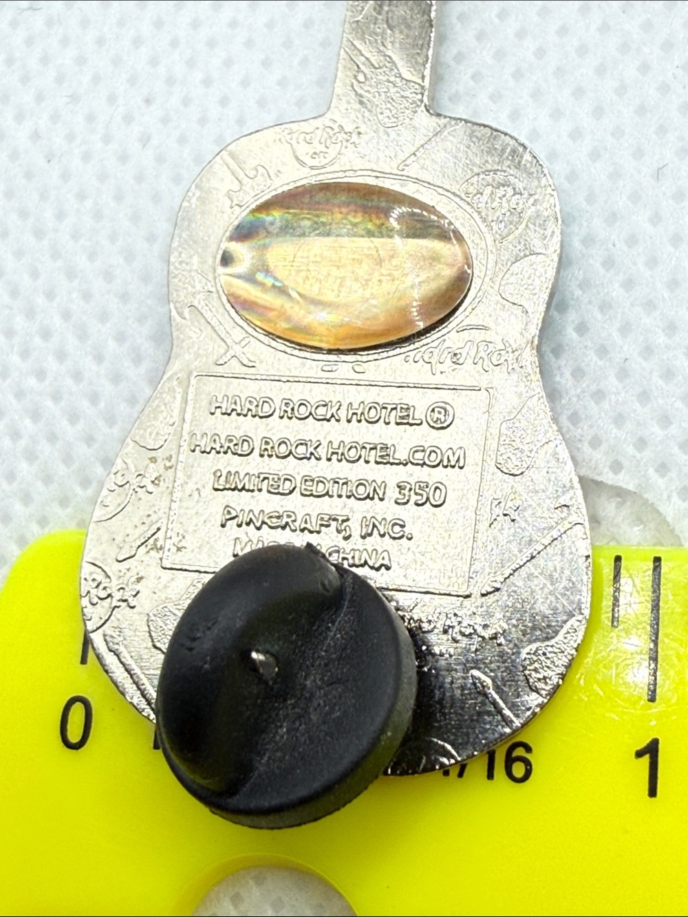 Hard Rock Cafe green blue yellow red Save The Planet Guitar Pin limited edition - Picture 13 of 15